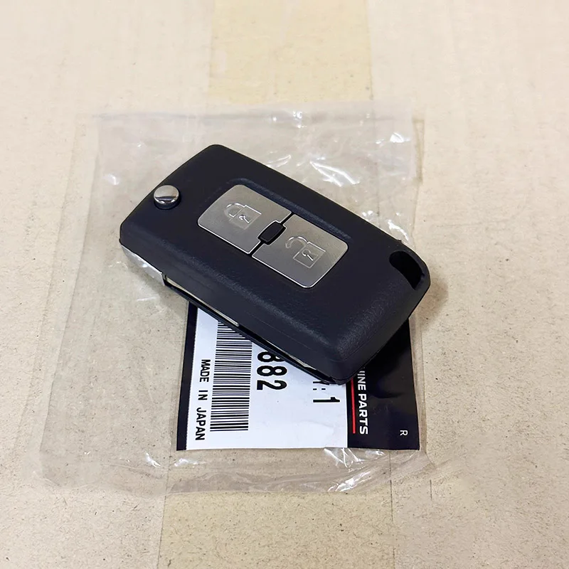 NBJKATO Brand New Genuine Door Lock Remote Control Key Folding 6370B882 For Mitsubishi Montero Pajero V93 V98 V85 V87 V88