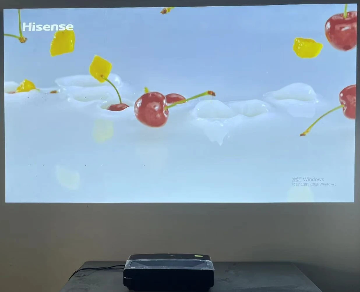 Hisense 4K Laser Projector 5300 Lumens Laser 4k UST Presentation Equipments Ultra Short Throw Projectors Android Laser TV