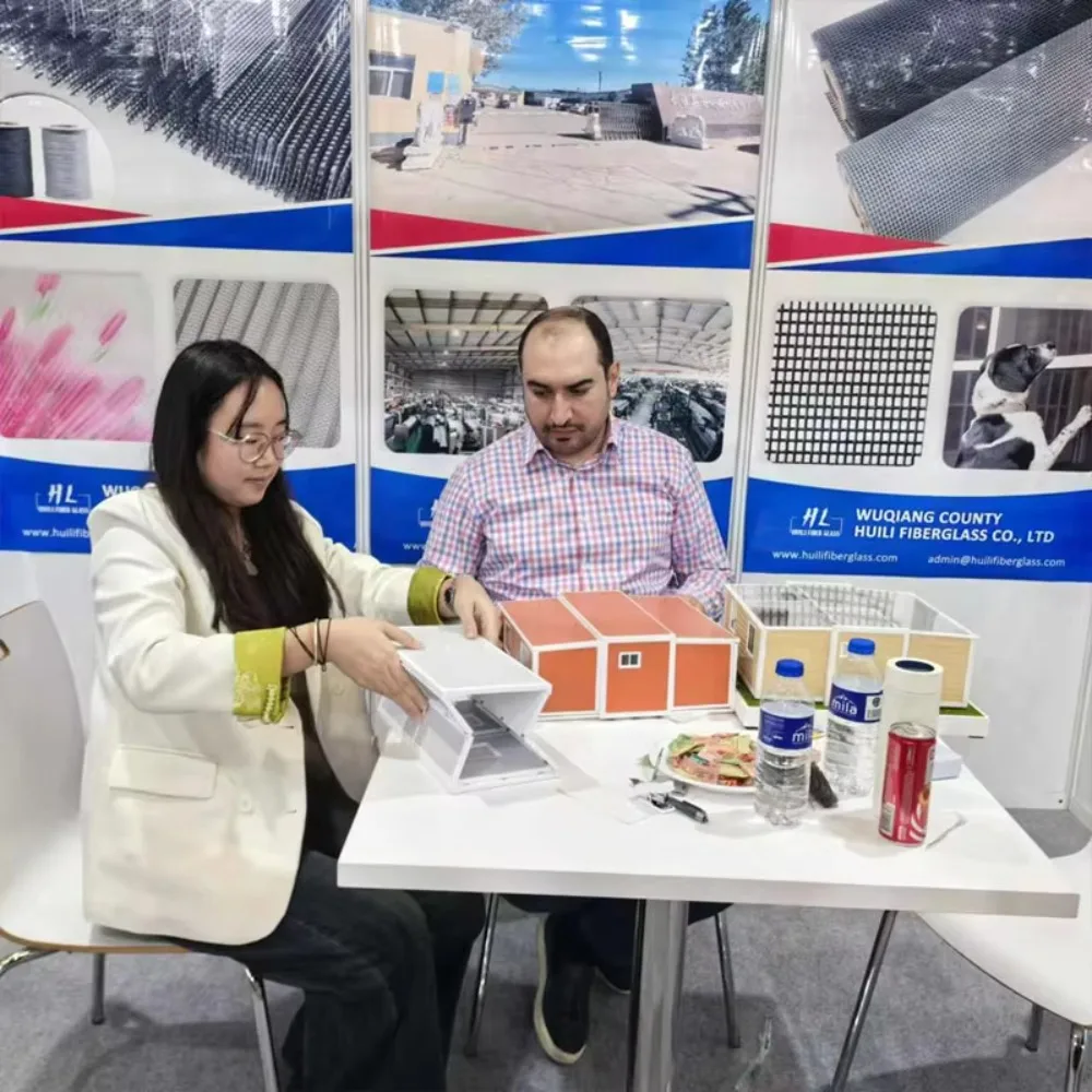 حاوية قابلة للتوسيع مسبقة الصنع للأمن مخصصة 1-4 غرفة نوم منزل صغير جاهز قابل للطي وحدات متنقلة منزلية مخصصة من الفولاذ