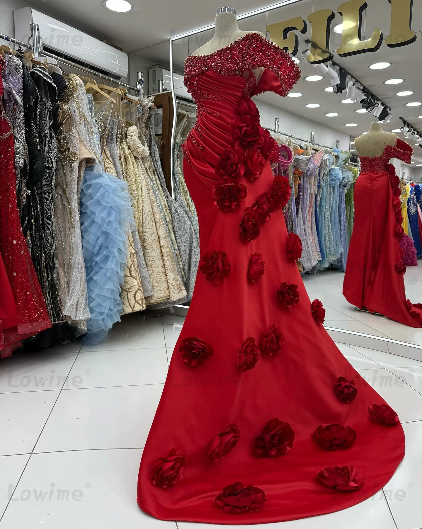 2025 Red Handmade Flowers Long Side Train Prom Dresses Customized Beaded Pearls Mermaid Arabic Evening Gowns Wedding Party Dress