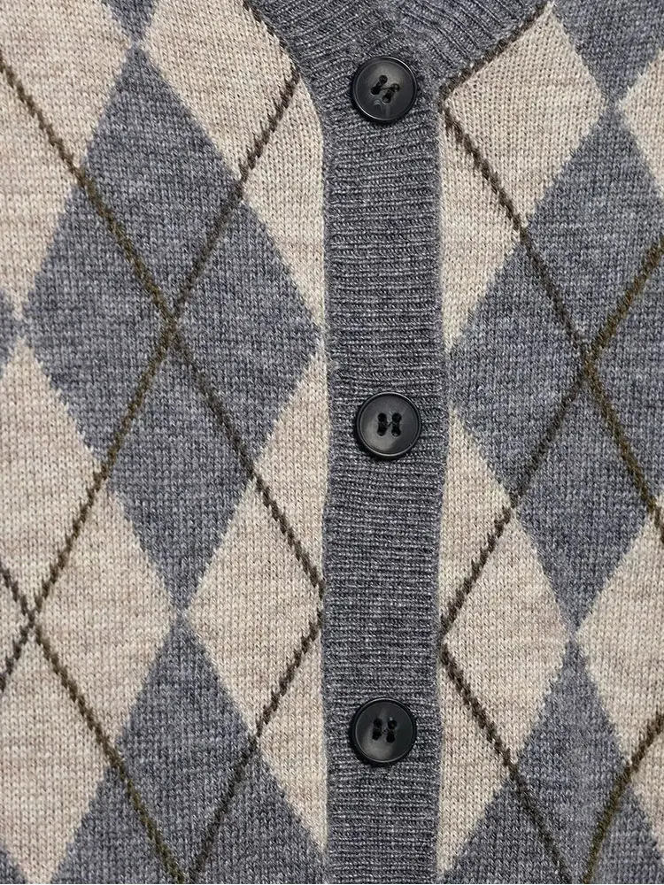 NLZGMSJ Frauen 2025, Herbst Neue Strickjacke Pullover Mode Taste V-ausschnitt Langarm Gestrickte Plaid Pullover Straße Tragen Weibliche Top