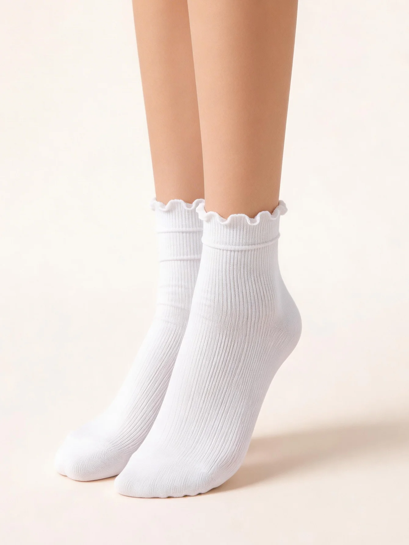 Women's White Ribbed Crew Socks with Lettuce Ruffle Trim, Sweet Preppy Style Hosiery for Daily Casual & Mary Jane Shoes