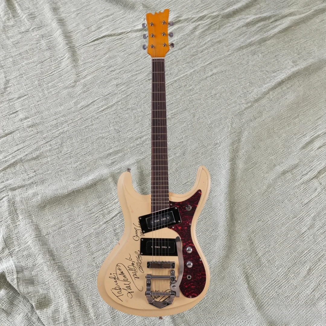 Vintage Cream Solid Body Electric Guitar, Offset Shape, HH Pickups,Tremolo Bridge, Tortoise Shell Pickguard, Signature Print
