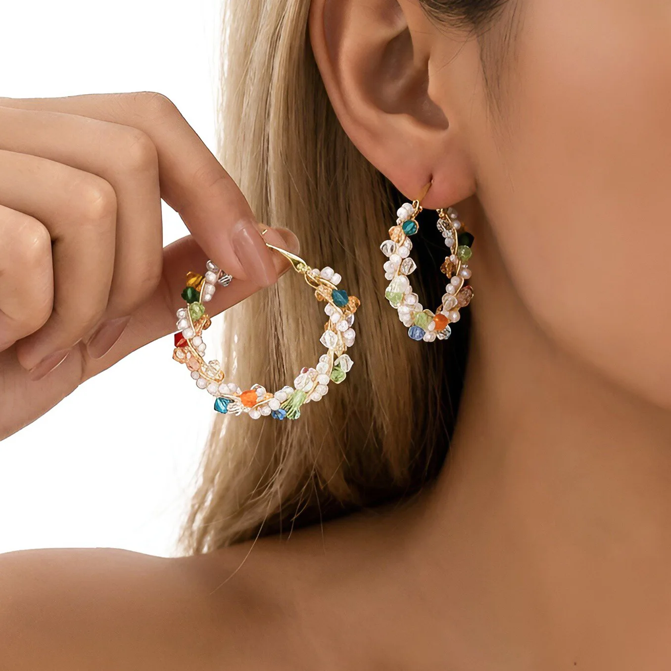 Hand-woven wound imitation pearl earrings, high-end stud earrings, women's fashion retro simplicity