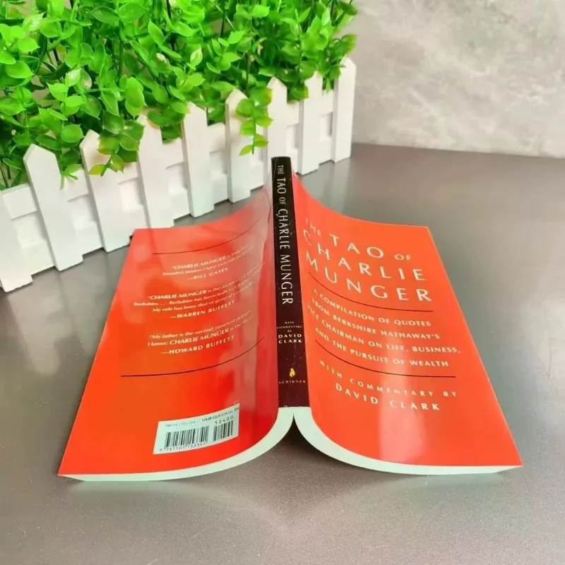 Livro de bolso do Tao de Charlie Munger em inglês