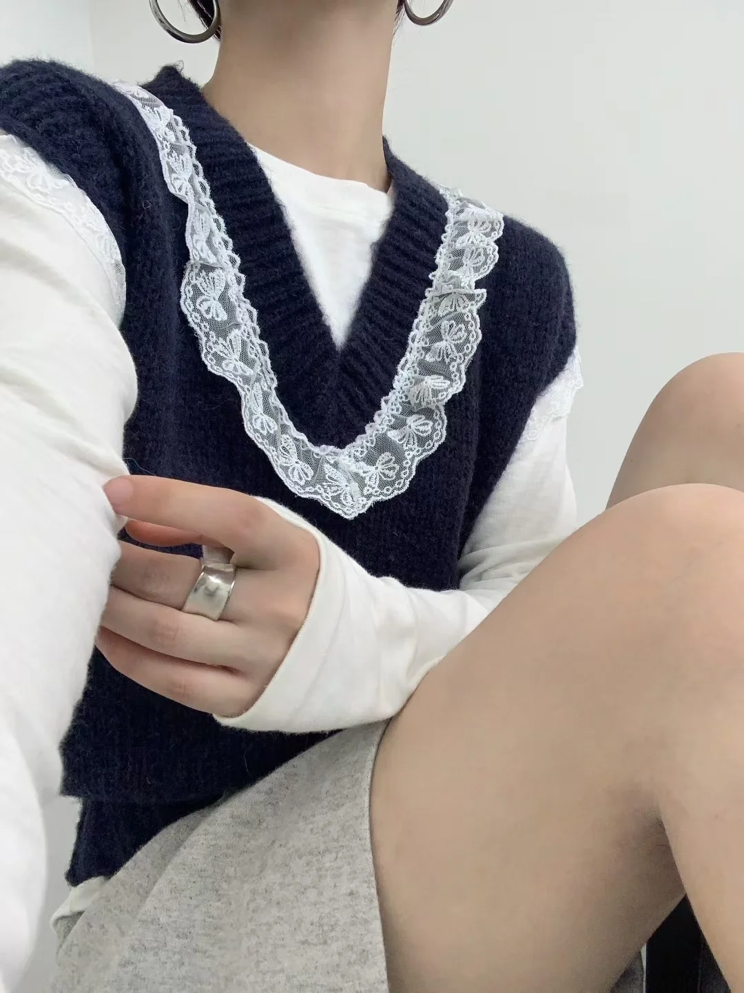 

Korean Style Lace Splice V-Neck Knitted Sweater Vest Women Early Autumn Winter Outerwear Trendy Layered Top Clothes