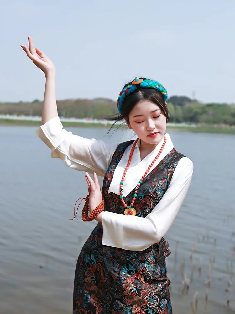 

2024 New Women's Tibetan Clothing Spring Summer Set Svel n Skirt Traditional Ethnic Faion Ladies' Tang Suit