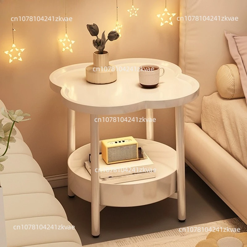 Cream Style Clover Side Table, Movable Small Accent Table for Sofa Couch, Bedside Nightstand with Wheels, Home Decor