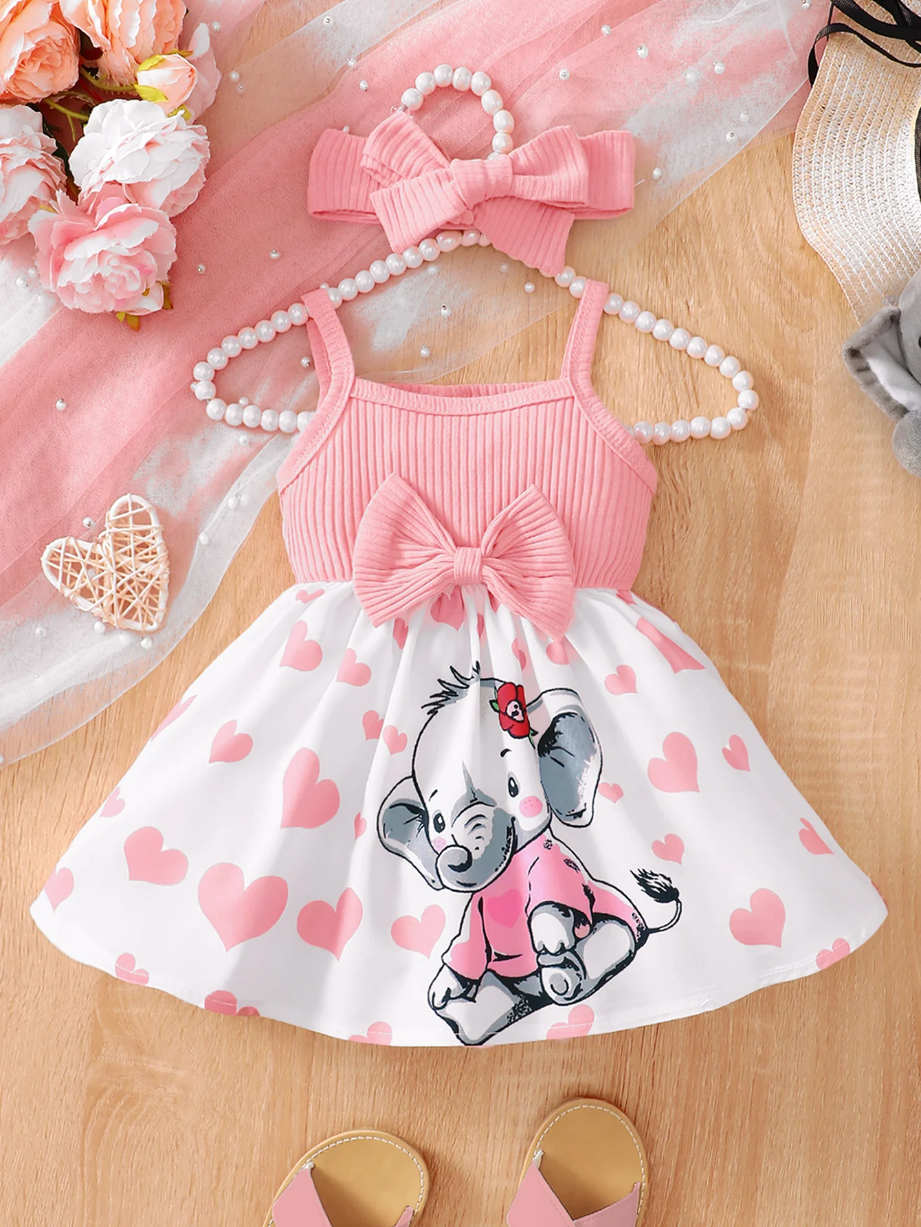 

Fashionable baby girl summer trend cute heart with cartoon elephant suspender dress