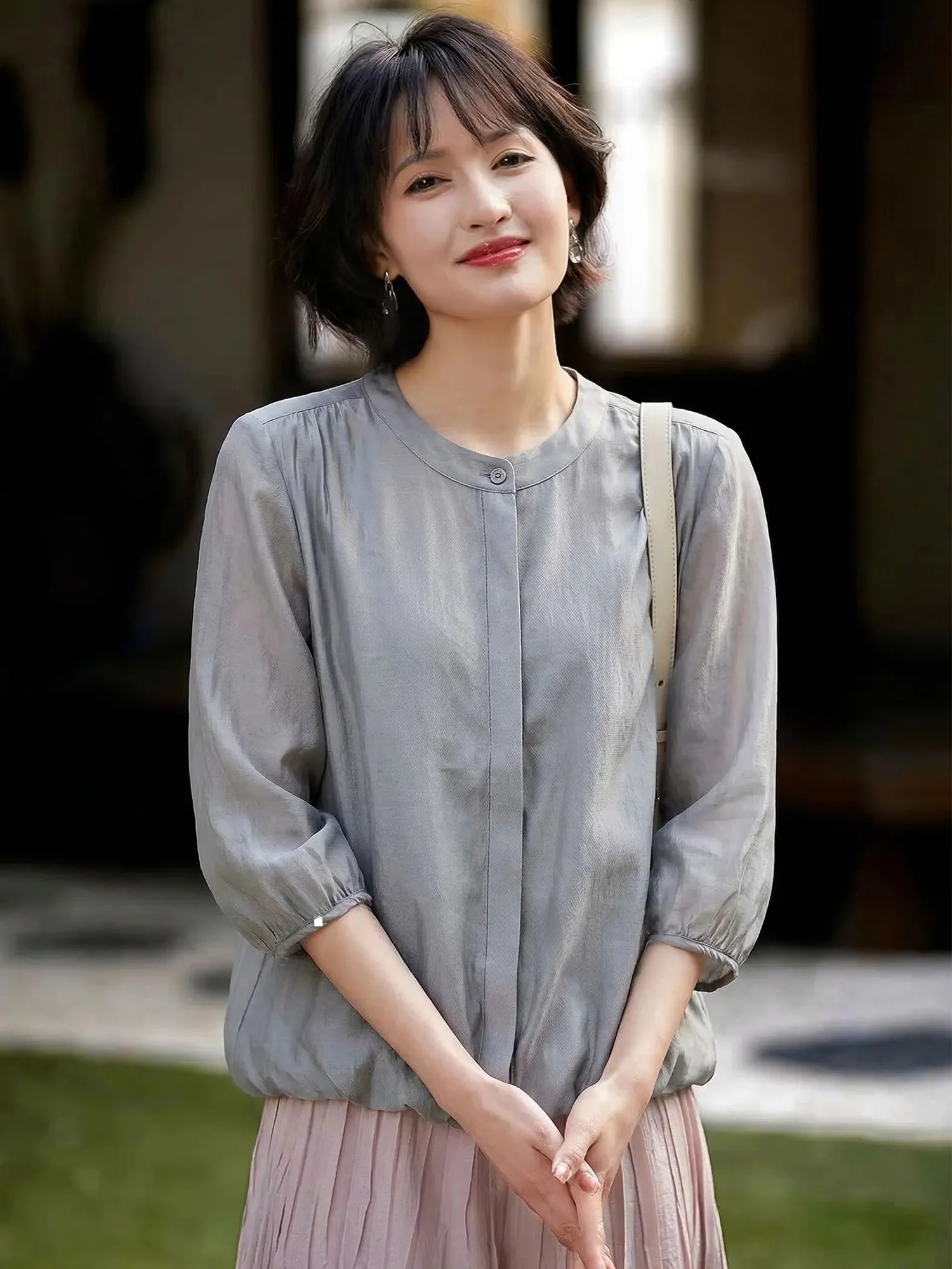 

Chivirin Women's Loose Fit round Neck Shirt Summer 2026 Elegant Style Seven Quarter Sleeve Slimming Effect Casual Top