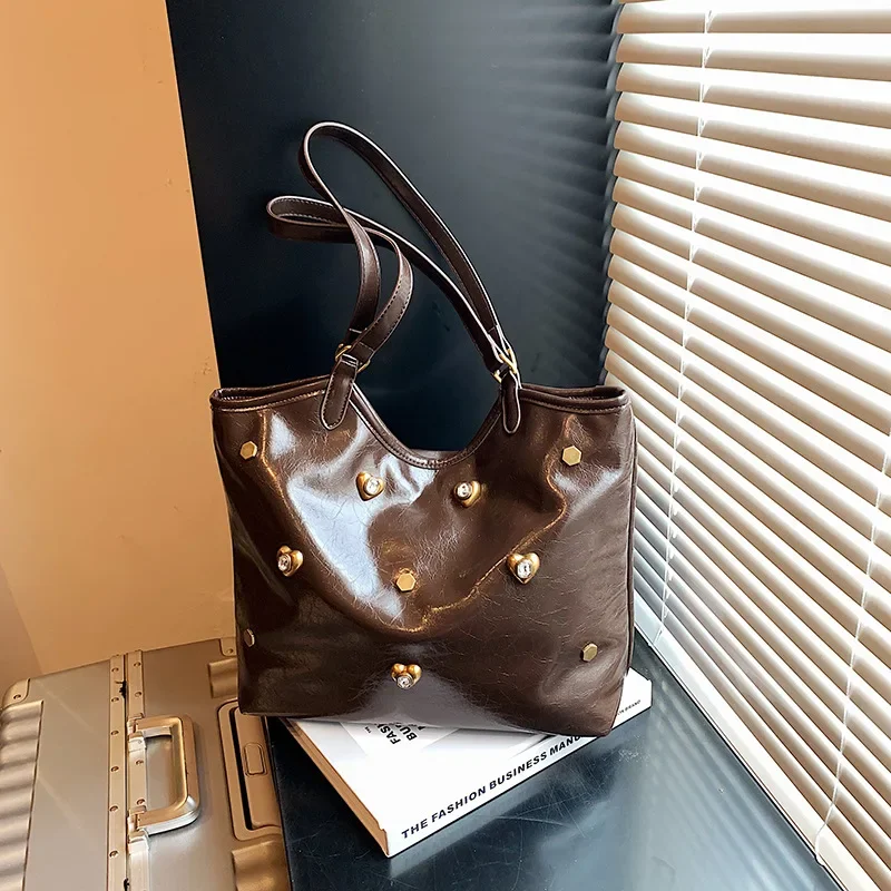 

PU Zipper 2025 New Women's Shoulder Bag Solid Color Versatile High Beauty Fashion Handbag Soft High Capacity Commuter Tote Bag