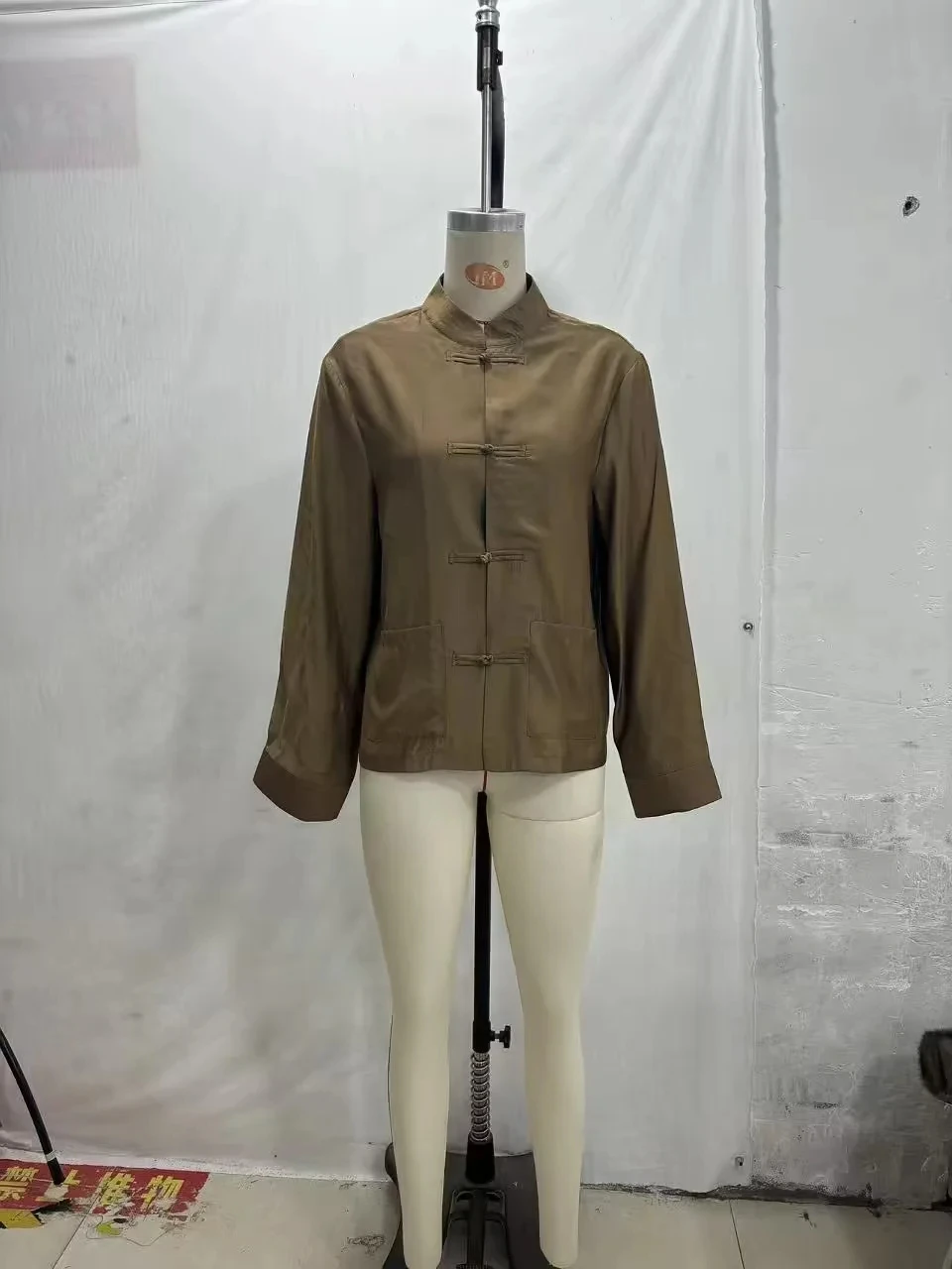 KONDALA Lässige Chic Damenbluse, einfarbig, O-Ausschnitt, einreihig, Langarm, mit Taschen, lockeres Hemd, Mode 2026 Sommerurlaub Bluse – Detail 9
