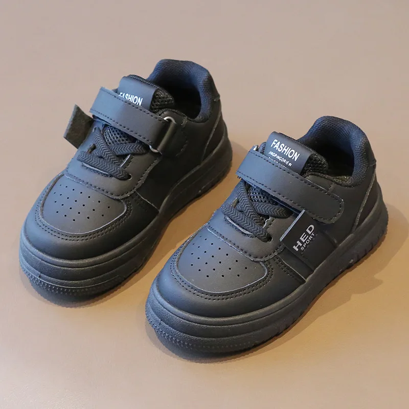 Chaussures décontractées à semelle souple pour enfants, chaussures de planche noires pour bébé, simple, garçons et filles, rencontres, printemps et automne, nouveau, 2022