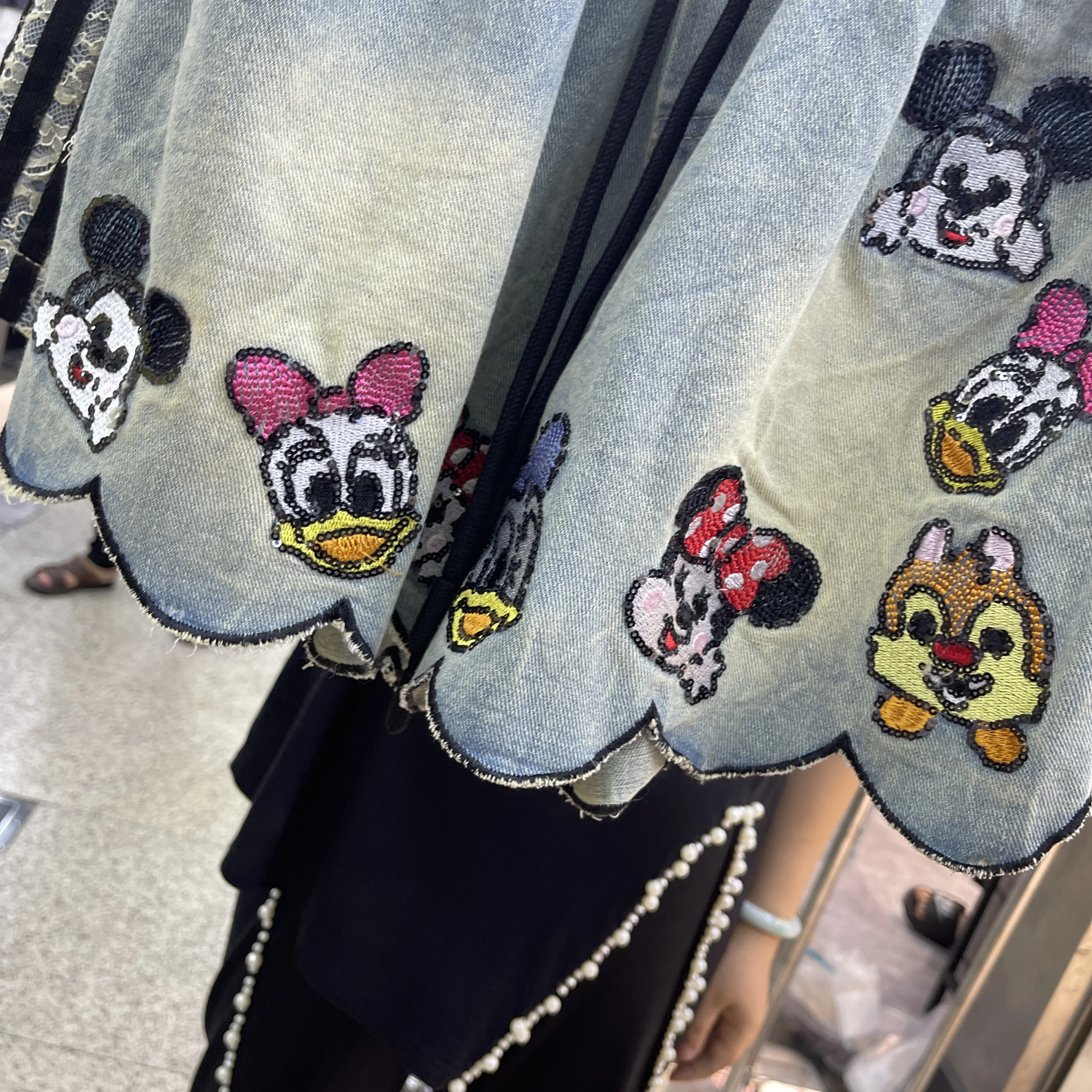 Cartoon Hot Pants 2025 Summer New Washed Cotton Elastic Waist Wide Legs Hot Diamond Casual Embroidered Denim Shorts Women