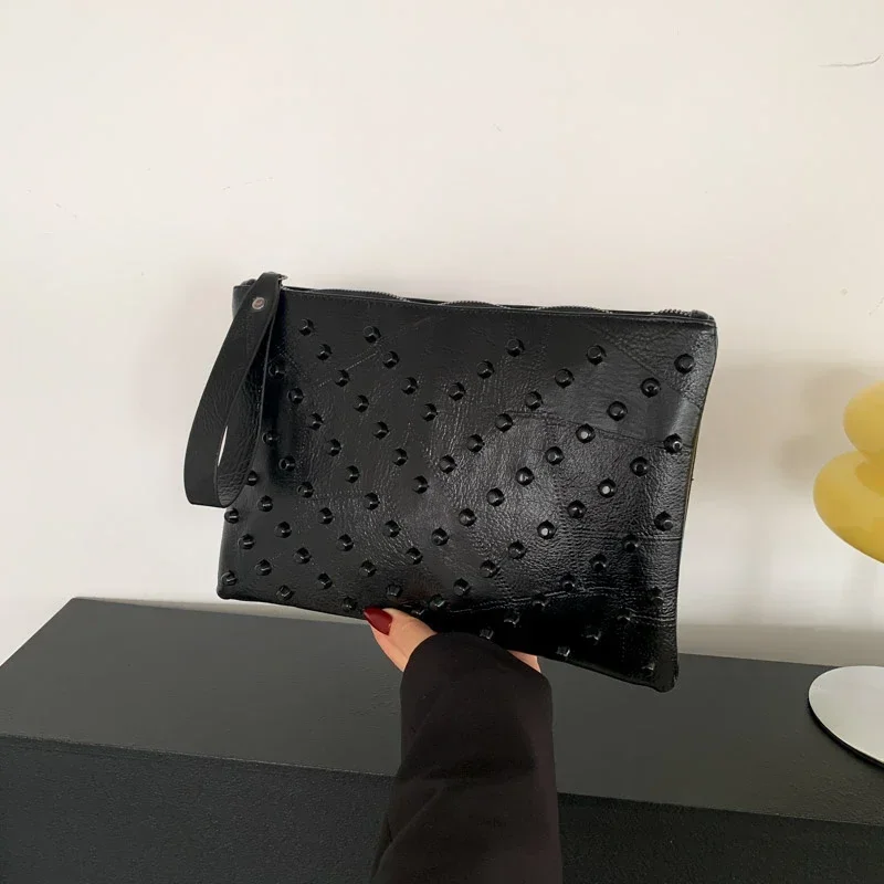 Hot Sale High Capacity Solid Rivet Zipper Pu HandBags 2024 High Quality Fashion Clutch Ladies Bag Bolsos De Señora Bolso De Mano