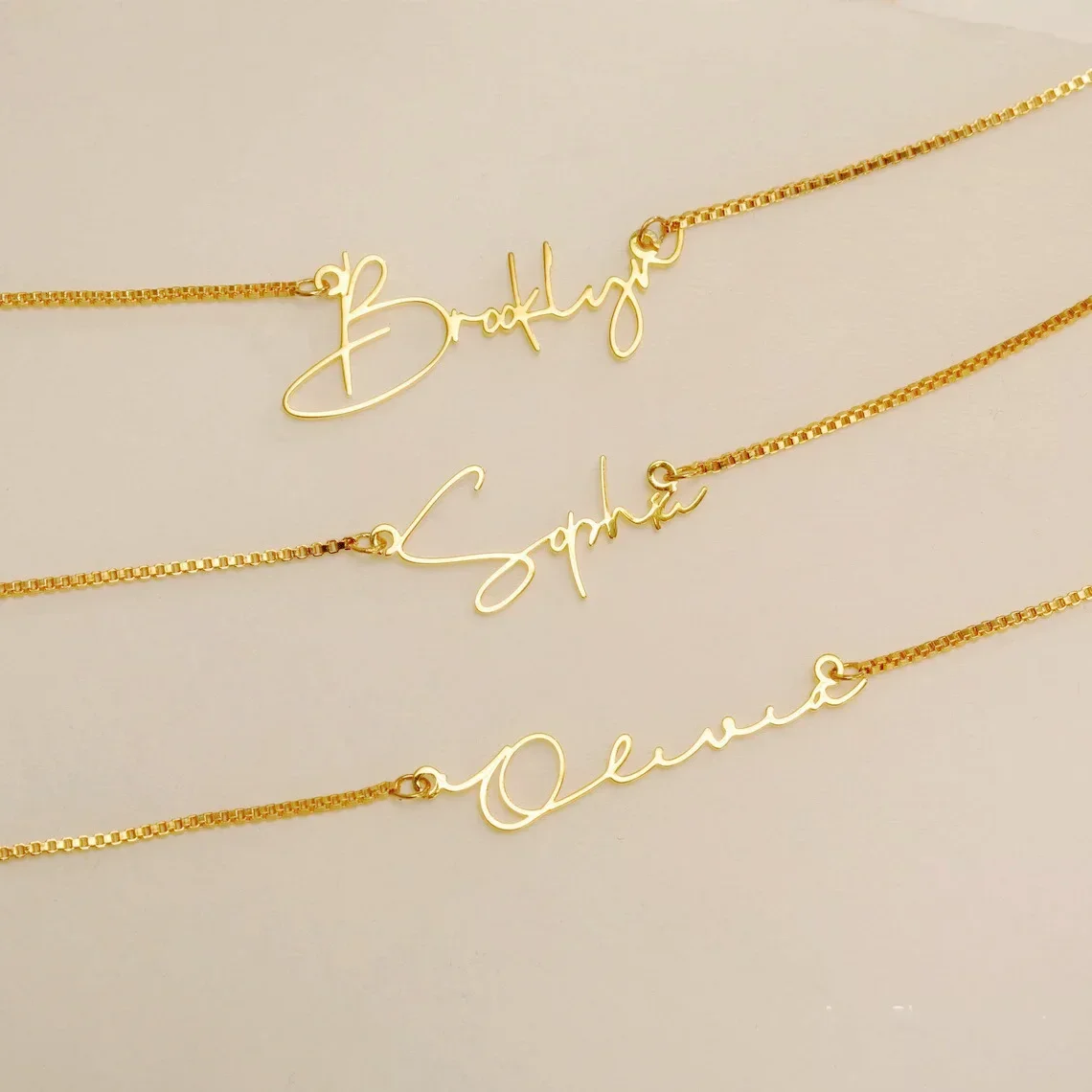 Mini-World Custom Cursive Font Pendant Name Necklace Stainless Steel Gold Box Chain Personalized letter Jewelry Anniversary Gift