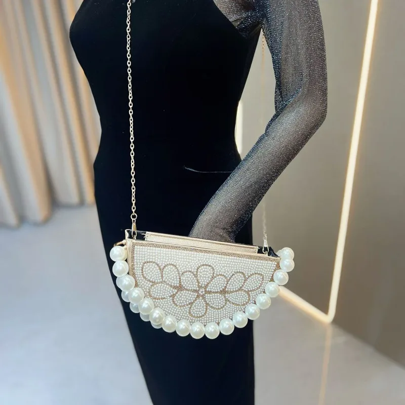 

2025 High end Wedding Party Big Pearl Handle Evening Clutch Bag New Fashion Luxury Women Beaded Diamonds Handbag Shoulder Bag