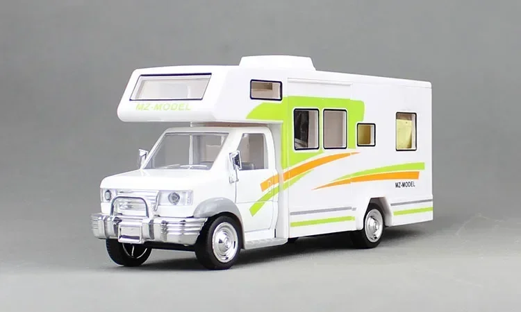 Motorhomes Morto Home Coach Camper Van Model Diecast مع الضوء والصوت سبيكة التراجع سيارة الأثاث الكامل هدية عيد ميلاد