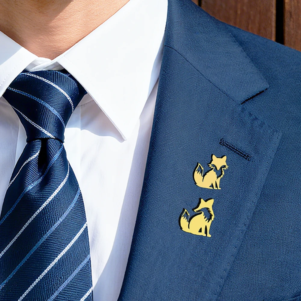Cute little fox stainless steel 18K metal brooch, fashionable lapel pin, clothing and bag accessory, a fun gift for friends