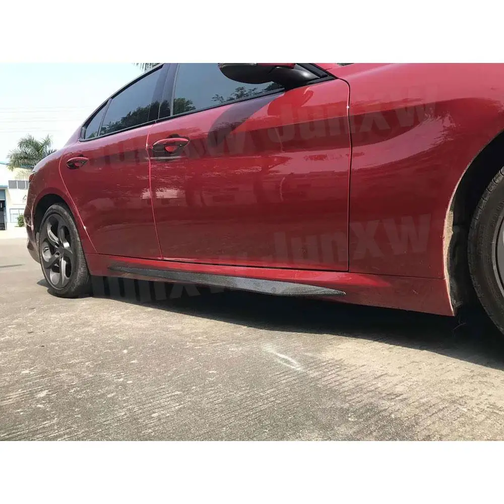 Carbon Fiber Side Skirts Bumper Aprons Sticker for Alfa Romeo Giulia Sedan 4 Door 2015 2016 2017 FRP 2Pcs / Set