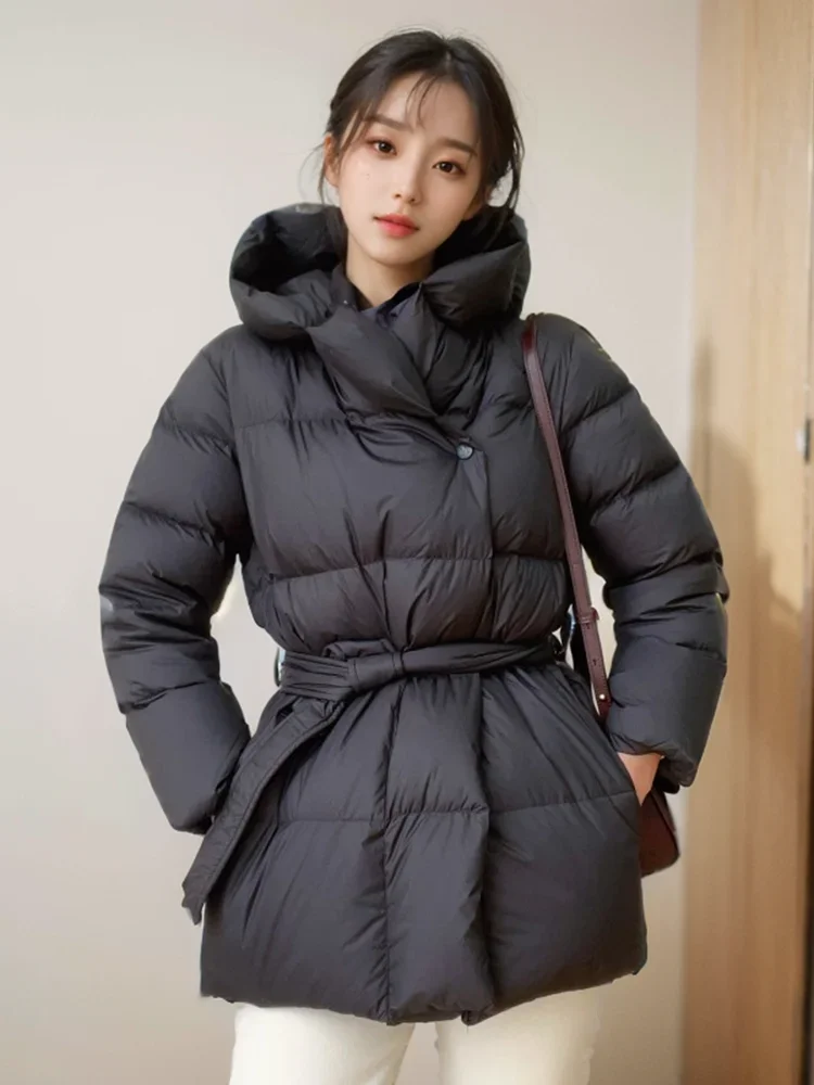 Winter Women's Cotton Padded Jackets Ultra Light Warm Casual Coat Female Puffer Jacket With a Belt Hooded Parka Overcoat