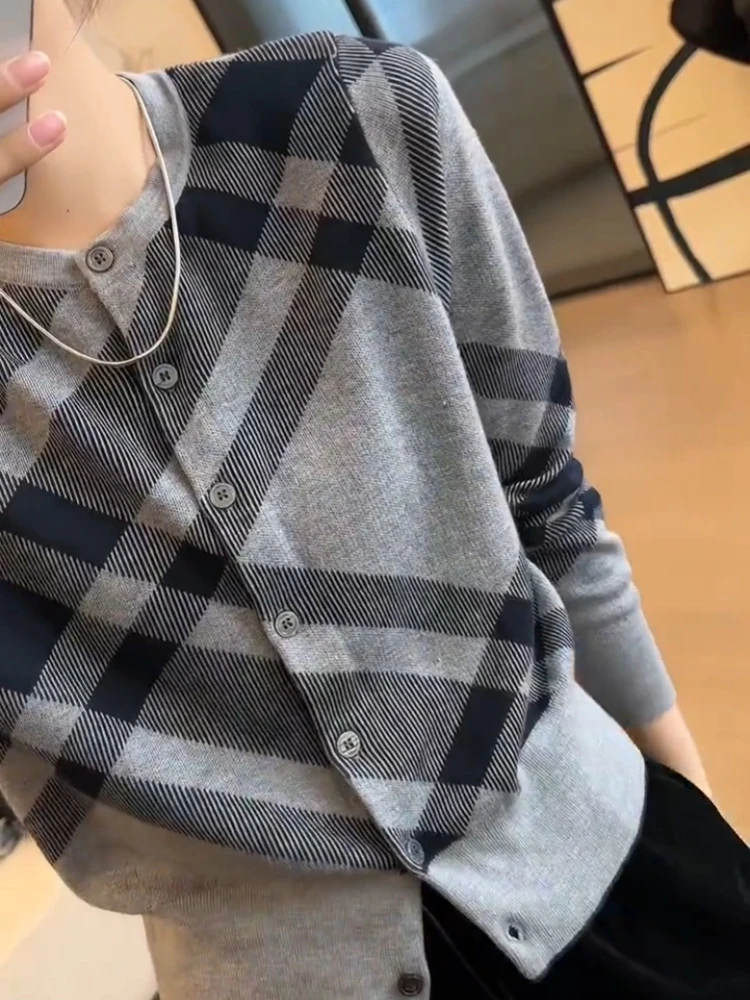 Retro Plaid Warm Knitted Cardigan Women's Early Autumn Winter Sle Faionable Anti-Aging Woolen Top Coat Korean Loose Fit