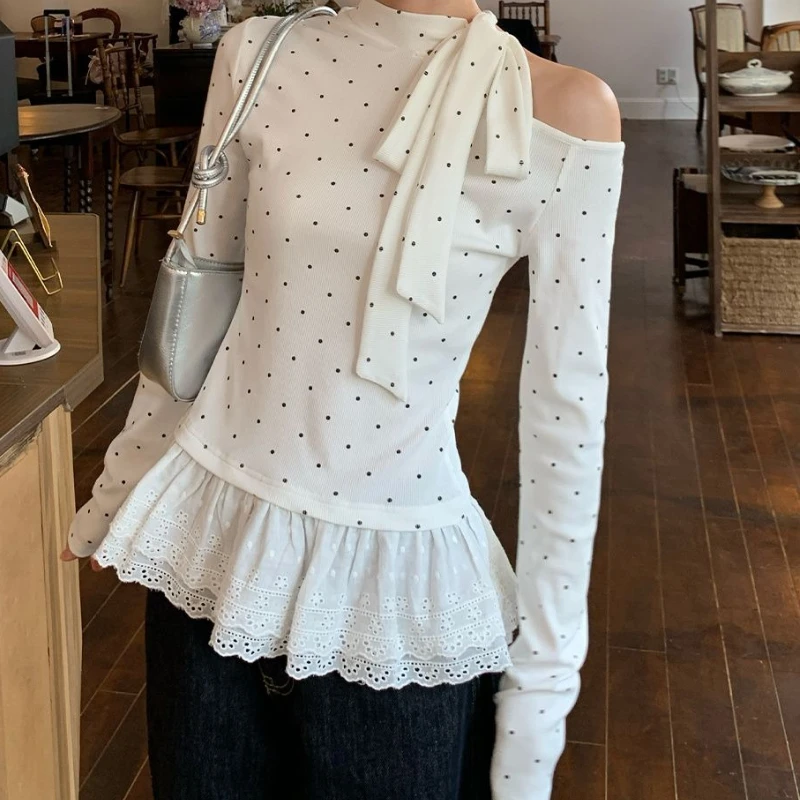 

White Polka Dot Bow-tie Strap Inner T-shirt for Women, Lace Trim, Slim Design, Made of Fine Cotton Long-sleeve Top.