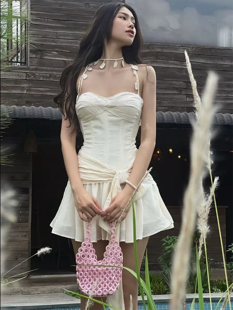 Gypsylady bandagem sexy chique mini vestido bege com tiras sem costas verão festa sem mangas vestido em camadas festa senhoras vestidos femininos