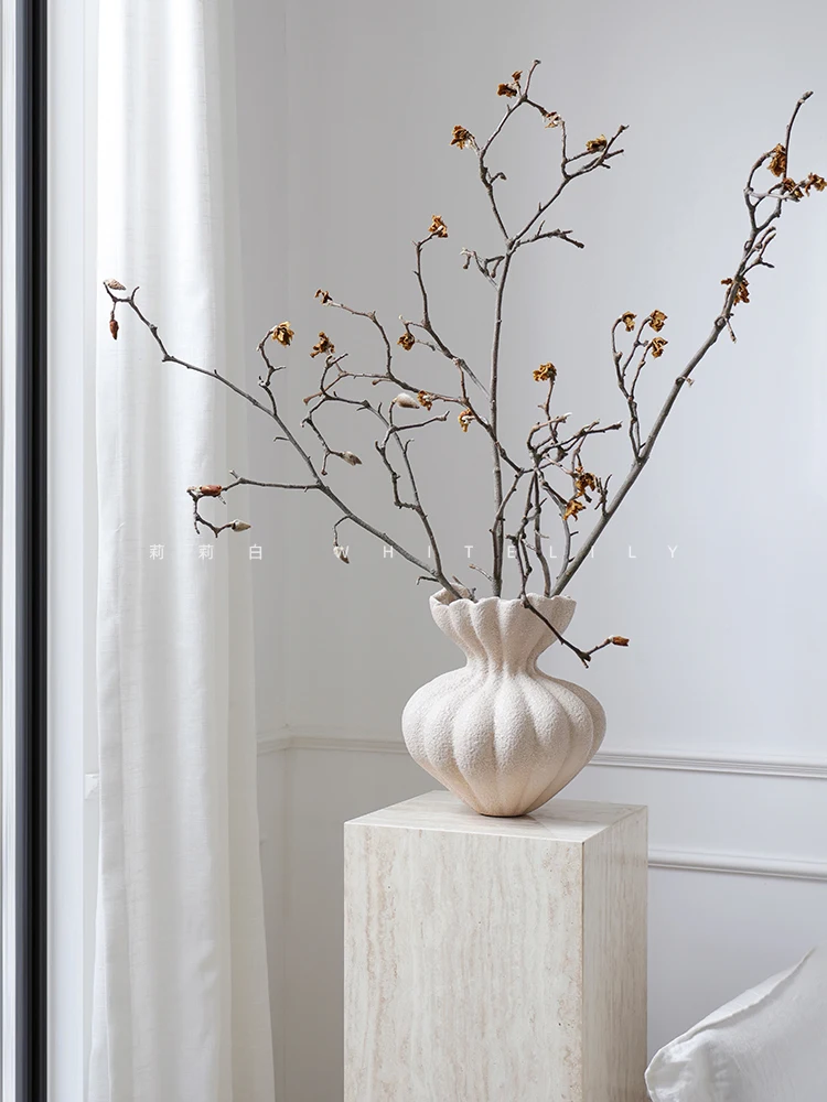 

French Simplicity White Ceramic Vase Home Decor Creative Ceramic Hand-Made Vase Light Luxury Vintage Art Table Vase Decoration