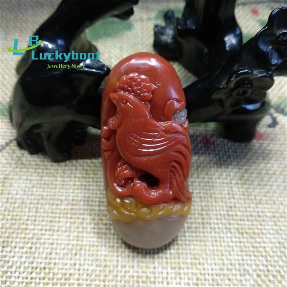 

Nanhong Zodiac Chicken Синьцзян Гоби Нефритовый трехцветный кулон для мужчин и женщин