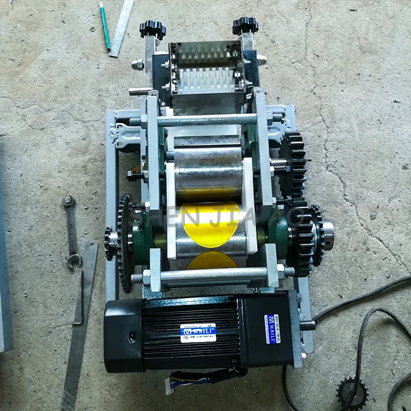 Macchina automatica per gnocchi in acciaio inossidabile involucri per gnocchi fatti a mano imitazione elettrica 220V 0.45KW