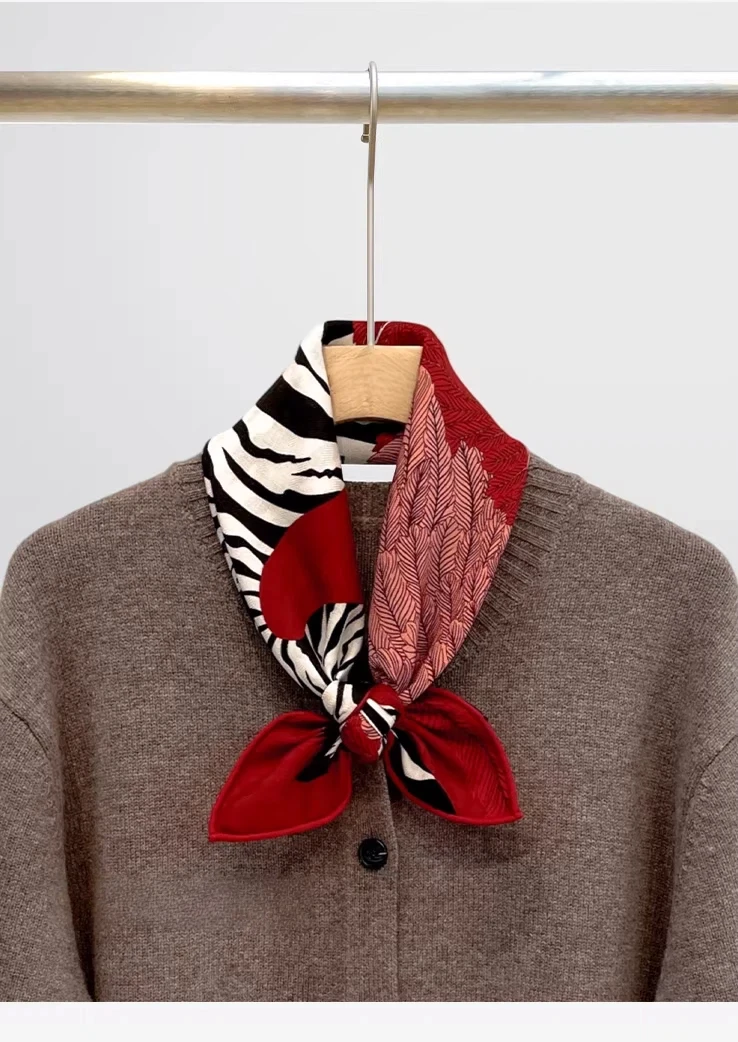 

2026 Winter woman accesories 70% Wool 30% Silk winter scarves woman Spain style vintage red animal leopard print neck scarves