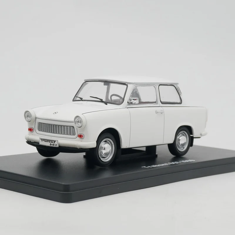 Ixo 1:24 Trabant 601 1969 Diecast Car Model Metal Toy Vehicle