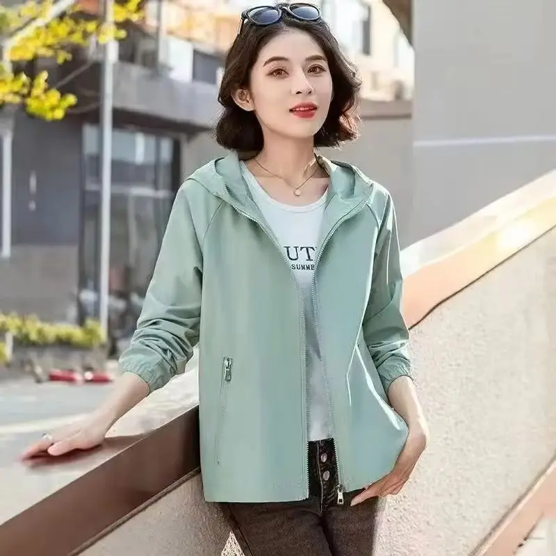 

Windbreaker Jacket Women 2025Spring Autumn New Trench Coat Female Sports Leisure Outerwear Large Size Hooded Outcoat Ladies Tops