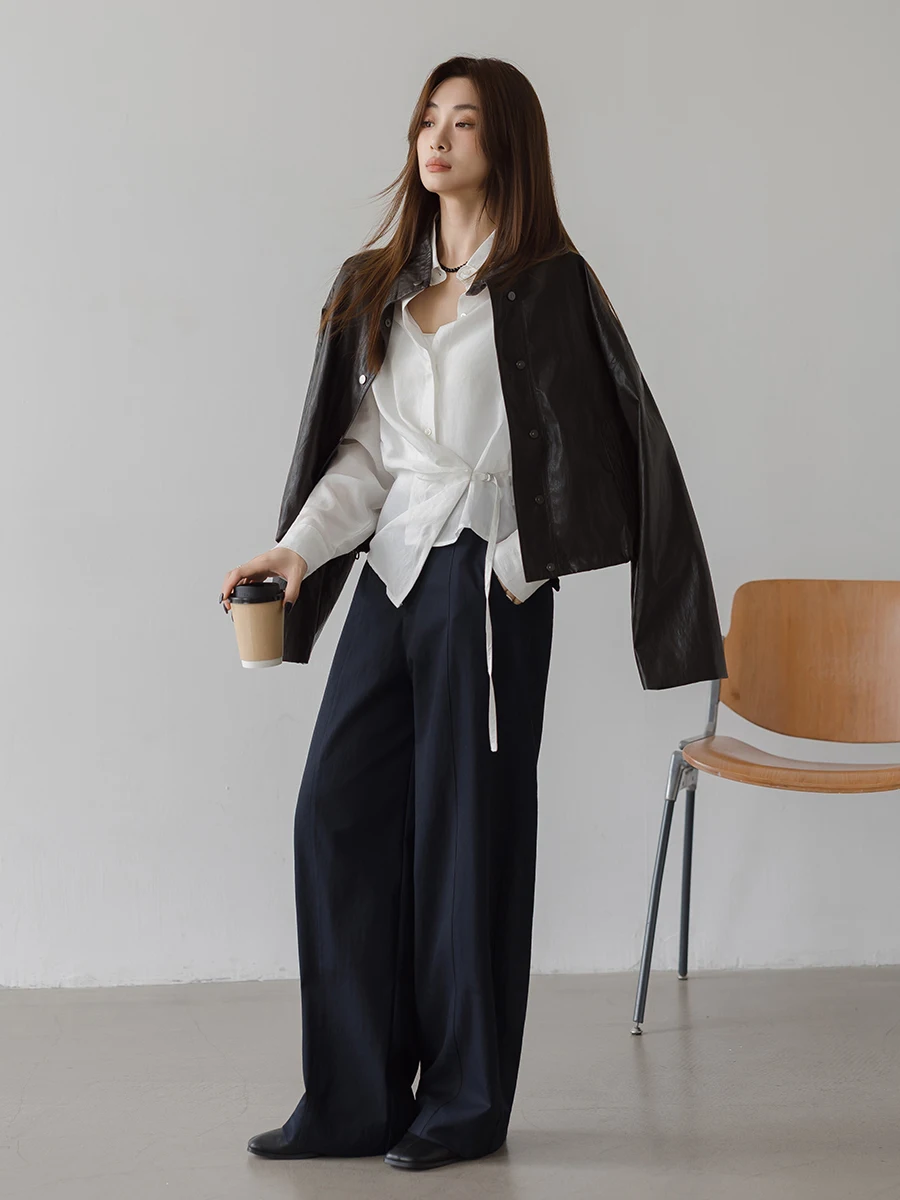 ブラウンショートジャケット レディーススタイル スタンドカラー レザーコート プレミアム感 スモールサイズ クイーンズホーム 2025新作 通勤風