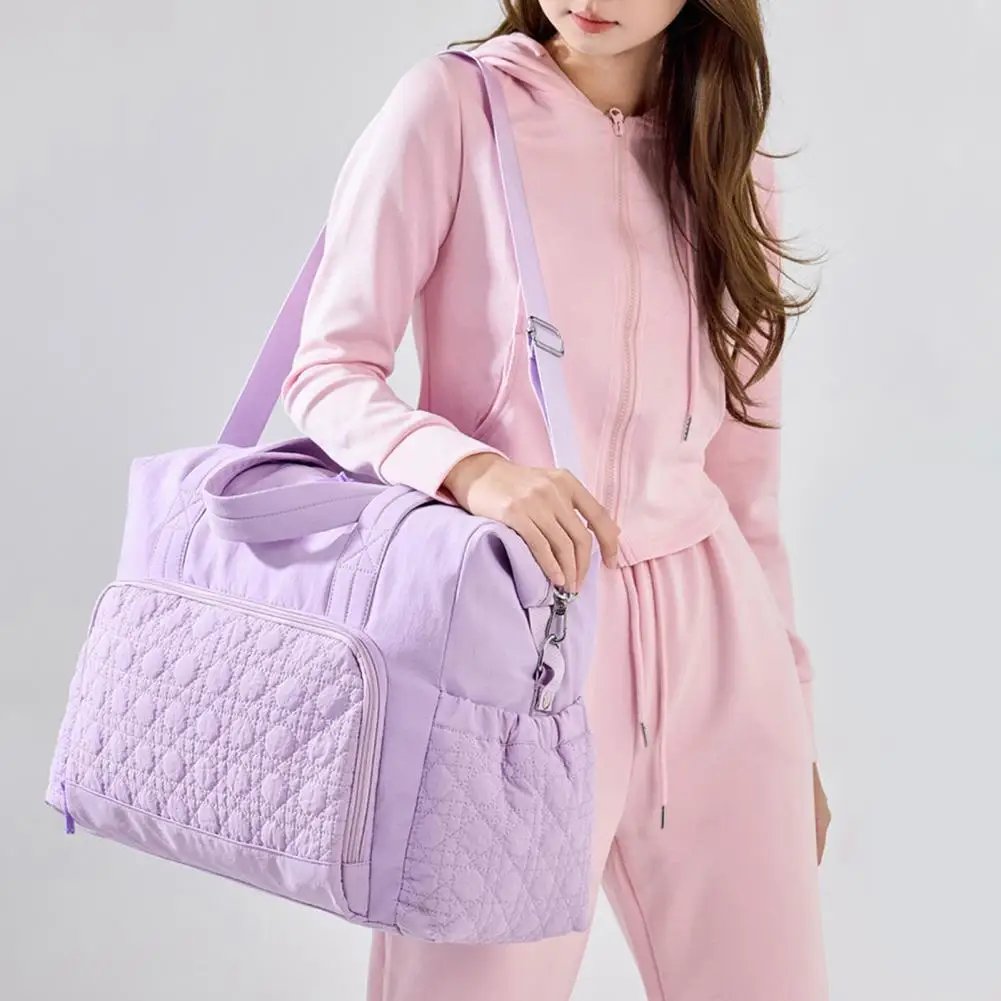 

Gym Bag Water-repellent Fabric Versatile Sports Fitness Bag Insulated with Multi-pockets for Work Outdoors Waterproof Gym Bag