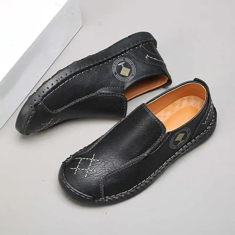 

Massive Spring Black Men's Shoes Flats Wide Boot Retro Sneakers Man Sport Baskettes Lofers Vip Link Sneakeres Loofers