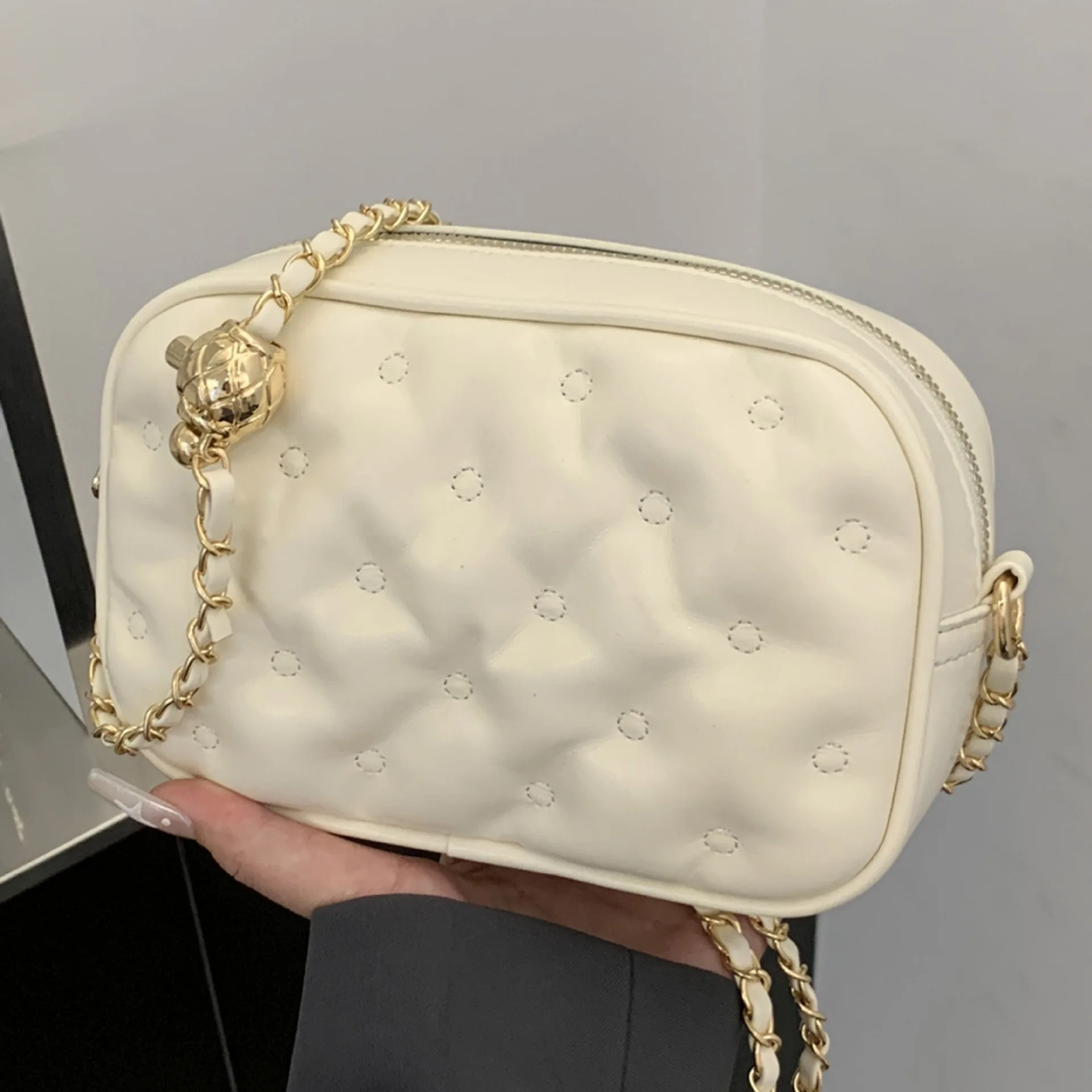 

2025 Stylish Chain Strap Mini Bag for Women Versatile Cloud Square Crossbody Purse Trendy Elegant Shoulder Bag