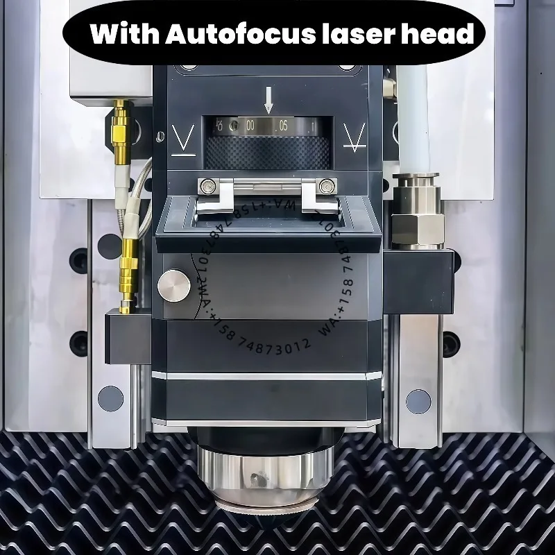 High Precision CNC Fiber Las er Cut ting Machine with Auto Focus for Metal Sheet and Pipe, Water Cooling System