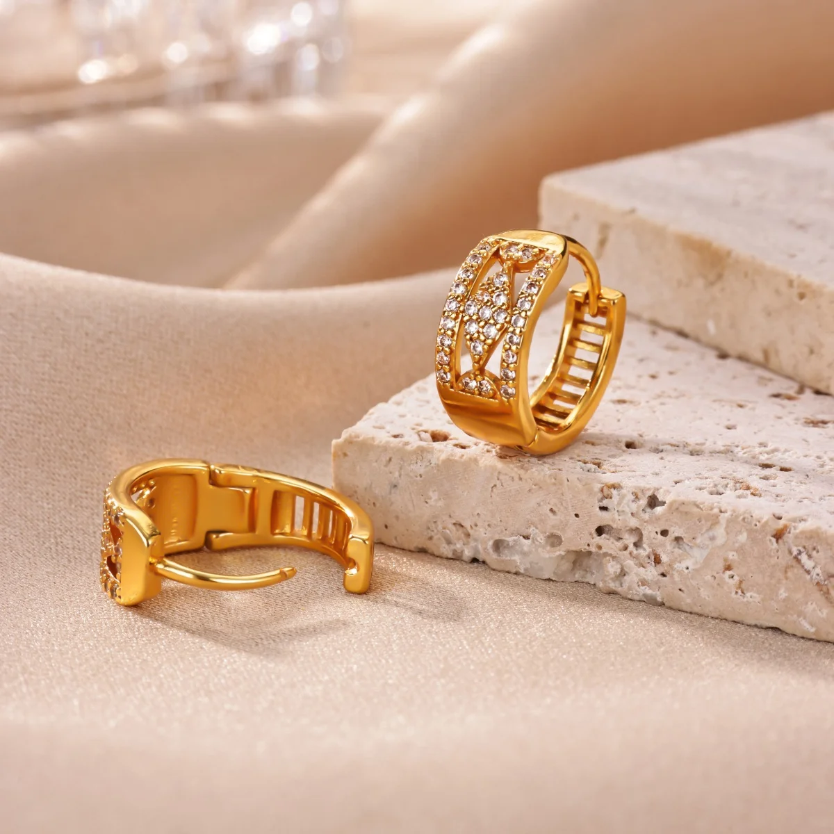 Romantic Geometric Openwork Women's Earrings 18K Gold-Plated Zircon Vintage Jewelry Accessories
