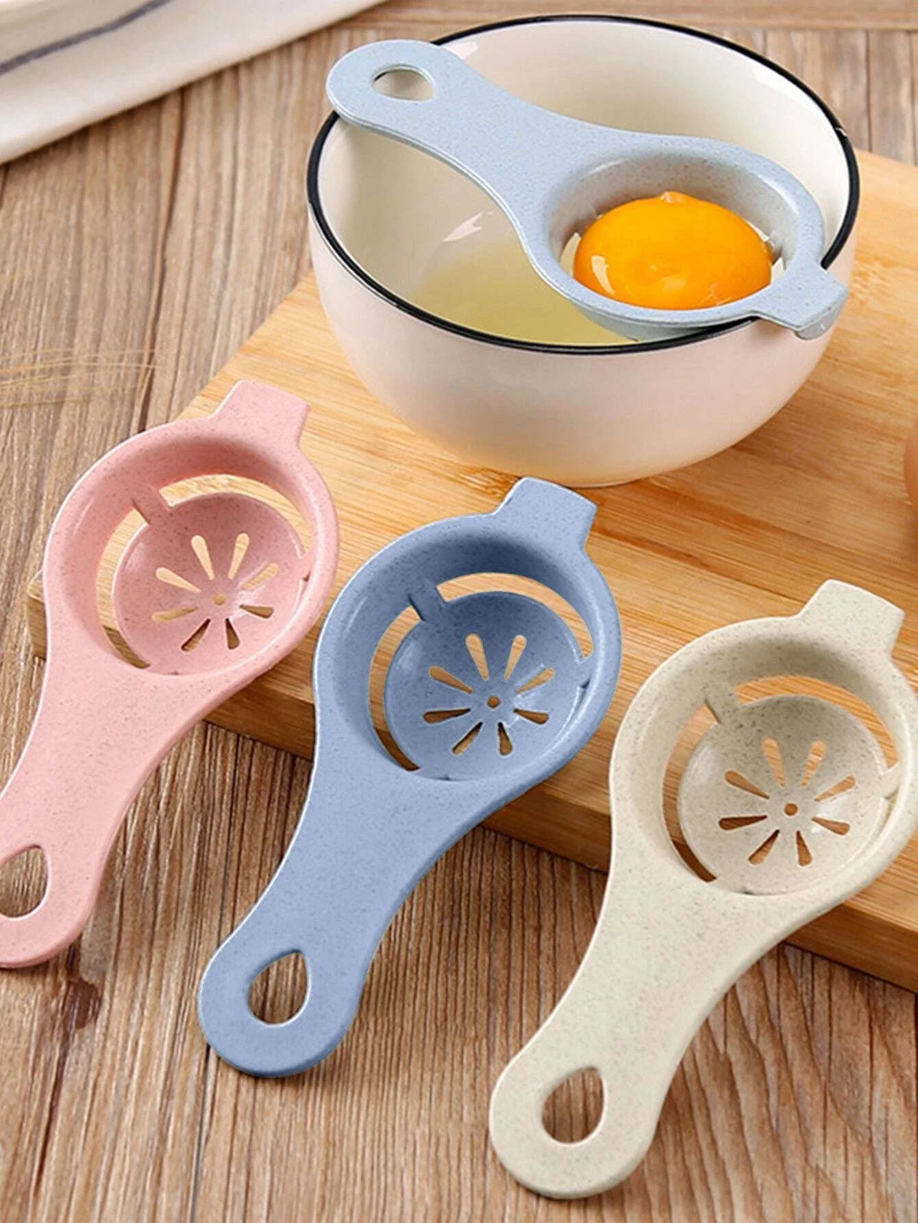 

Stem Egg Separator, White and Yolk Filter, Baking Separator Tool Penguin egg holder Egg cooking Wisk mixer Egg carrier Frother