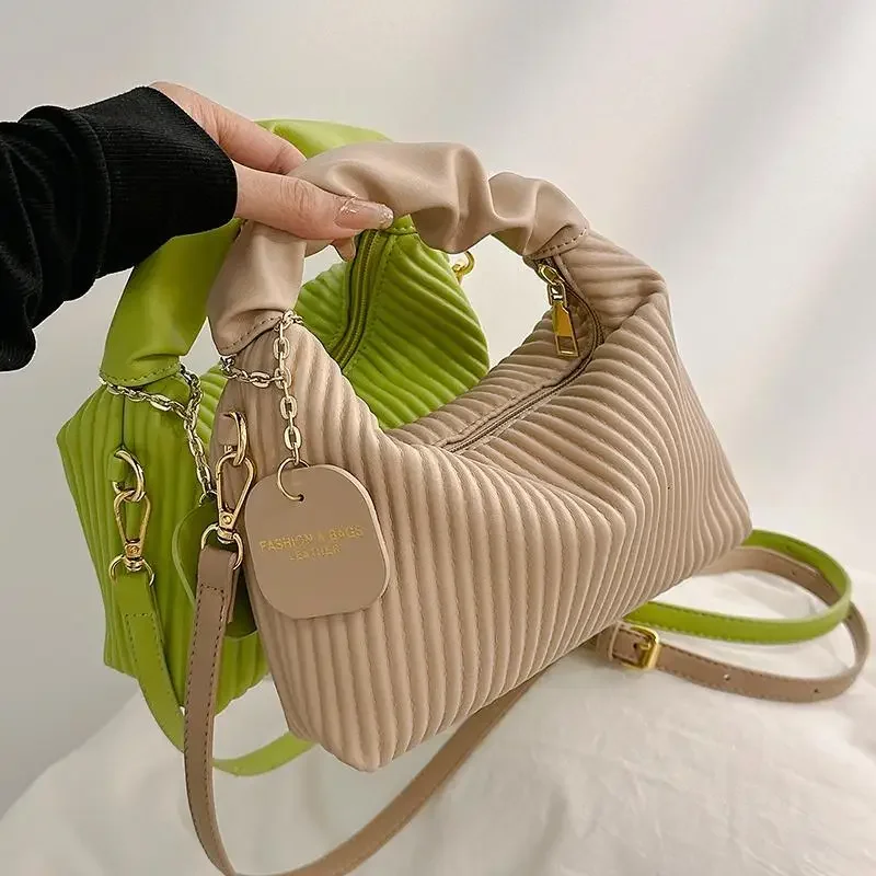 A Niche Design Pleated Handbag for Women in 2024 New Stylish and Versatile One Shoulder Crossbody Bag with High Aesthetic Value