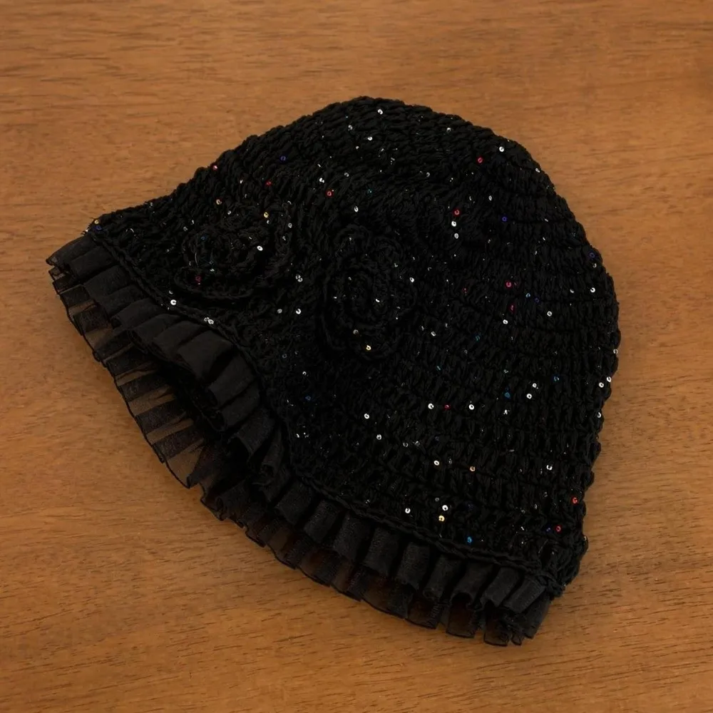 Casual Hand-Woven Knitted Beanies Solid Color Breathable Crochet Hat Sequin Decor Flower Pattern Headscarf Cap Casual Wear