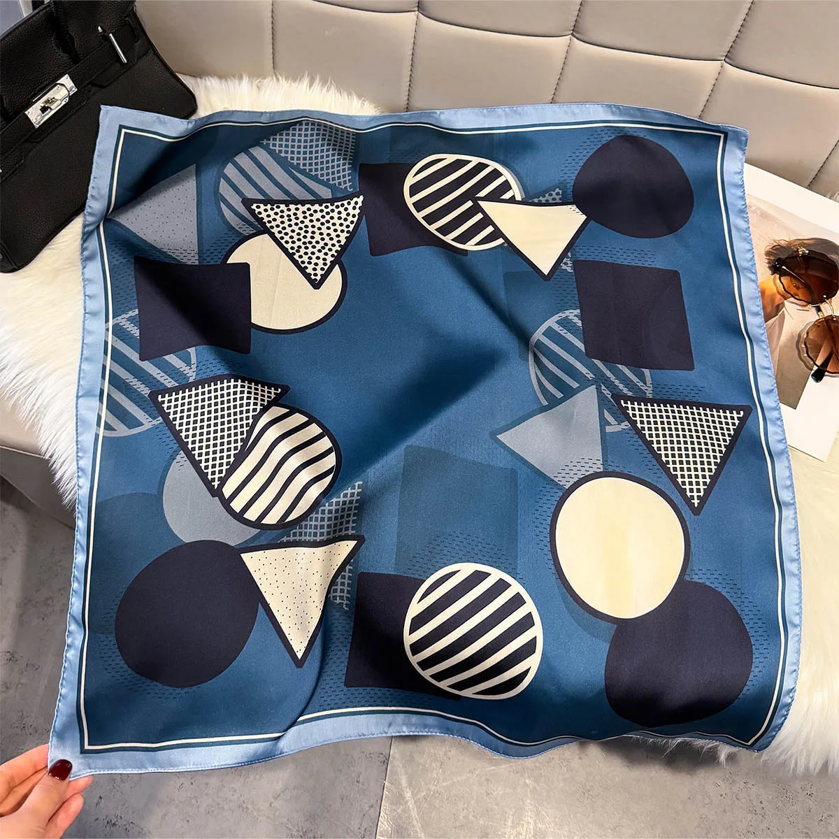 

2026 New Fashion 65cm Silk Scarf Women's Printed Pashmina Silk Scarf Square Shawl Decorative Headband Neck Luxury Design Bandana