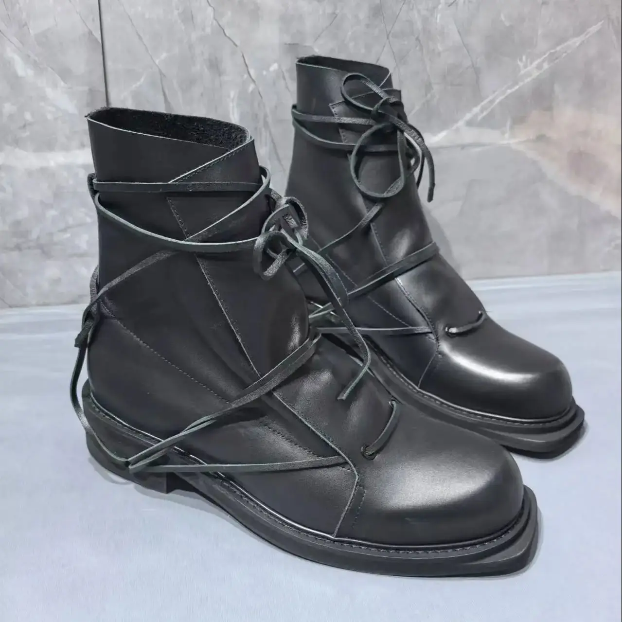 Wrap Cross Rope Strap Herrenstiefel Schwarzes Leder Mode Weiches Rindsleder Boote Britischer Stil Karree High-Top-Schuhe Männlich Reif