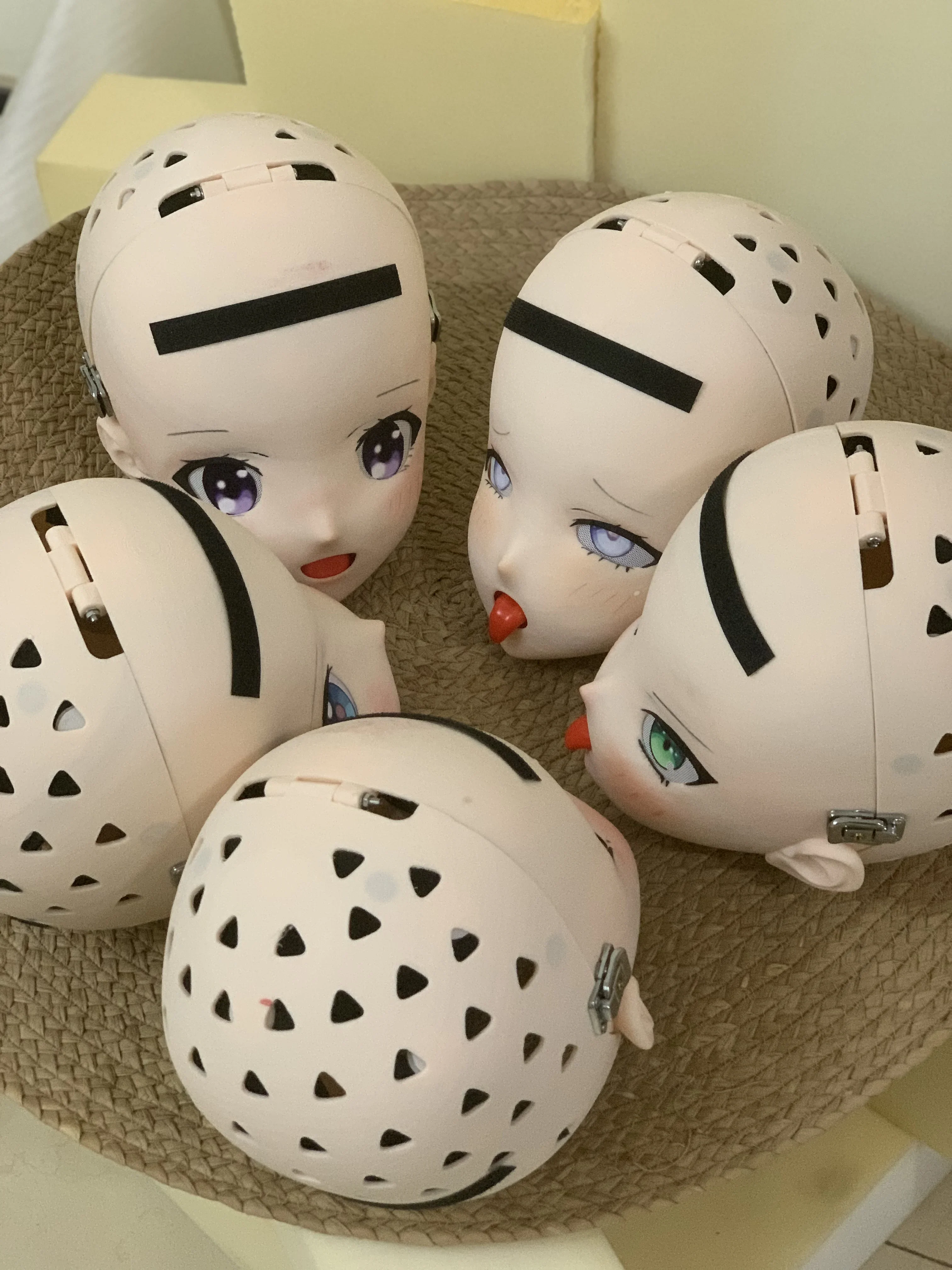 (XYQ) متوفر في المخزون فستان متقاطع مخصص لشخصية أنثى فتاة PLA رأس كامل مع قفل قناع أنيمي كوسبلاي الياباني Animego Kigurumi