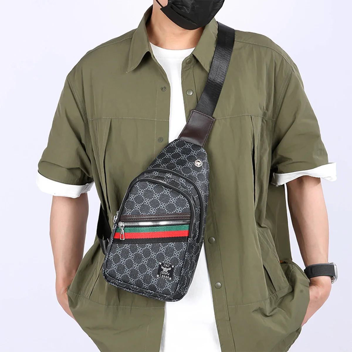 حزمة صدر هندسية البرسيم بشعار معدني مبطن لمنفذ سماعة الرأس PU متعدد الأقسام وحزام قابل للتعديل للجنسين للتنقل الرياضي #1