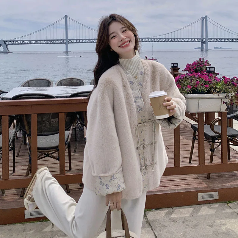 Neue Damen-Jacke im chinesischen Stil, dicker, flauschiger Lammwollmantel, 2025, Winter mit Pelzkragen, Froschknöpfen, schicke, elegante Oberbekleidung
