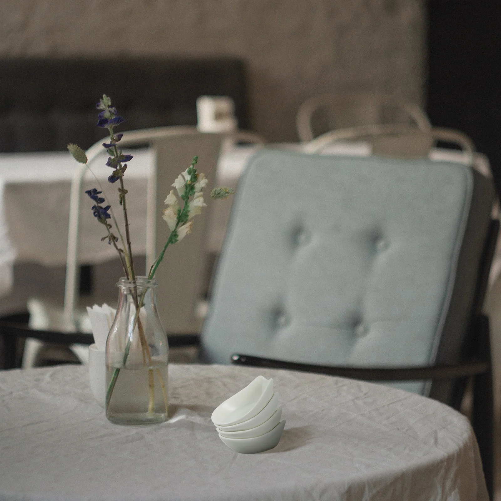 

4Pcs Ceramic Spoon Rest Spoon Rack Kitchen Utensils Holder Dinner Table Storage Rack Utensils Holders Kitchen Tool