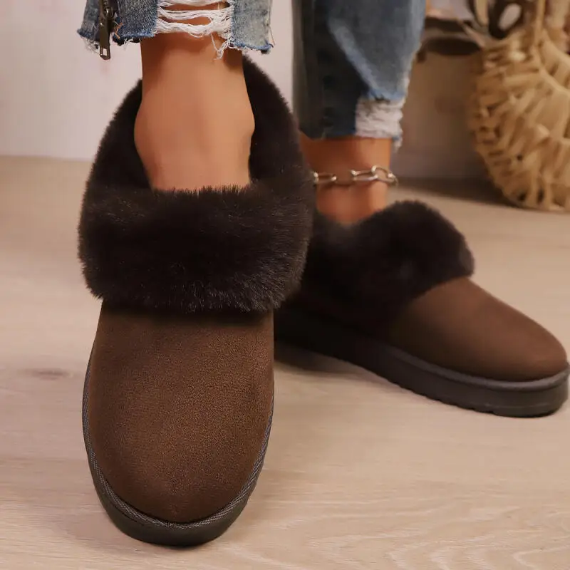 Botas de nieve cortas y cálidas de felpa para mujer, botines con decoración de piel sintética a la moda para invierno, botines antideslizantes con parte inferior gruesa y cómodos, 2025